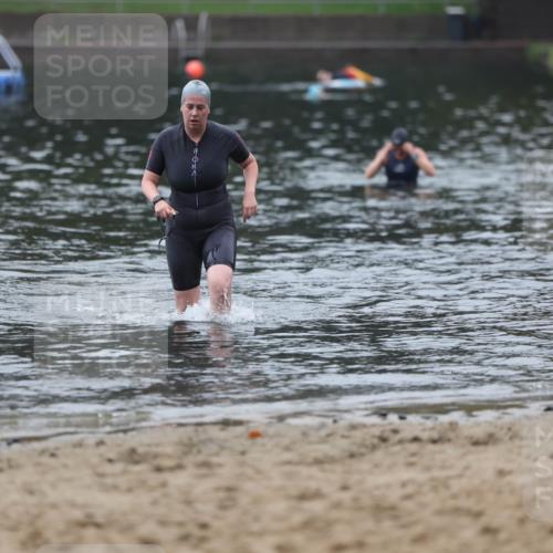 13.09.2026 - Stadtparktriathlon Mo-Foto http://msf.ph/oto/10254470 13.09.2026 10:16:26 Schwimmen 382, 394 meine-sportfotos.de