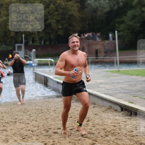 13.09.2026 - Stadtparktriathlon Mo-Foto http://msf.ph/oto/10254477 13.09.2026 11:32:02 Schwimmen 865, 882, 896, 904, 911, 935 meine-sportfotos.de
