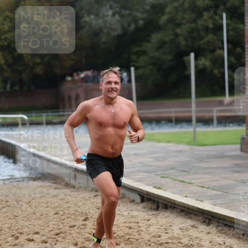 13.09.2026 - Stadtparktriathlon Mo-Foto http://msf.ph/oto/10254480 13.09.2026 11:32:02 Schwimmen 865, 882, 896, 904, 911, 935 meine-sportfotos.de