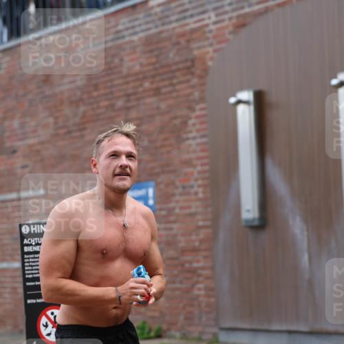13.09.2026 - Stadtparktriathlon Mo-Foto http://msf.ph/oto/10254489 13.09.2026 11:32:03 Schwimmen 865, 882, 896, 904, 911, 935 meine-sportfotos.de