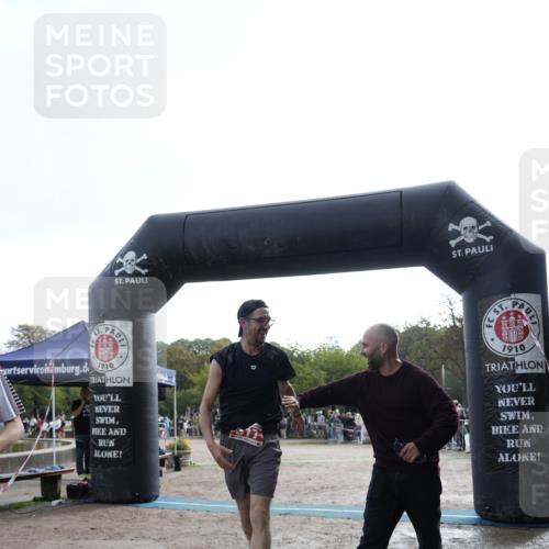 13.09.2026 - Stadtparktriathlon Patografie http://msf.ph/oto/10254492 13.09.2026 11:00:41 Ziel 317 meine-sportfotos.de