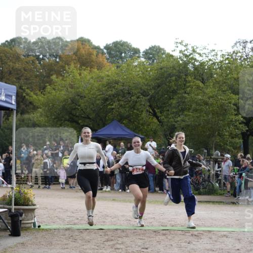 13.09.2026 - Stadtparktriathlon Patografie http://msf.ph/oto/10254500 13.09.2026 11:01:12 Ziel 242 meine-sportfotos.de