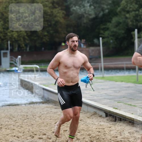13.09.2026 - Stadtparktriathlon Mo-Foto http://msf.ph/oto/10254505 13.09.2026 11:32:06 Schwimmen 865, 896, 904, 911, 935 meine-sportfotos.de