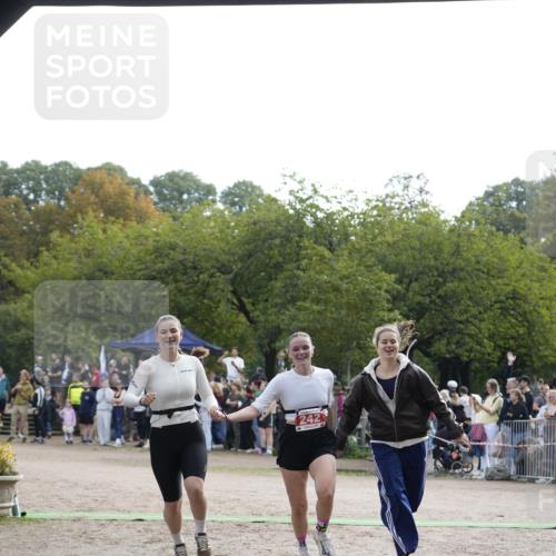 13.09.2026 - Stadtparktriathlon Patografie http://msf.ph/oto/10254506 13.09.2026 11:01:13 Ziel 242 meine-sportfotos.de
