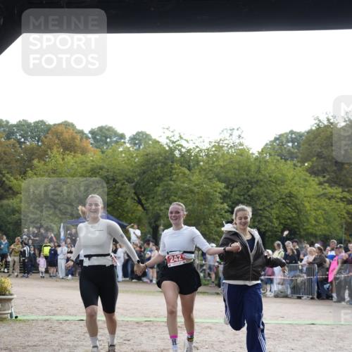 13.09.2026 - Stadtparktriathlon Patografie http://msf.ph/oto/10254510 13.09.2026 11:01:14 Ziel 242 meine-sportfotos.de