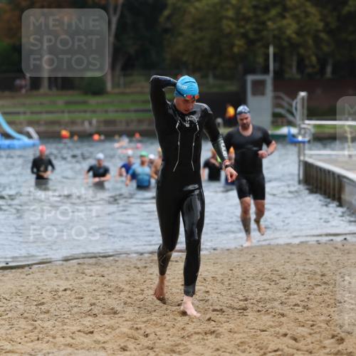 13.09.2026 - Stadtparktriathlon Mo-Foto http://msf.ph/oto/10254517 13.09.2026 11:32:08 Schwimmen 865, 896, 905, 907, 911, 935 meine-sportfotos.de