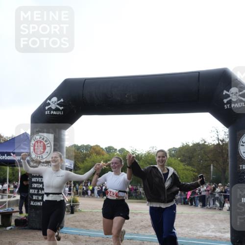 13.09.2026 - Stadtparktriathlon Patografie http://msf.ph/oto/10254519 13.09.2026 11:01:15 Ziel 242 meine-sportfotos.de