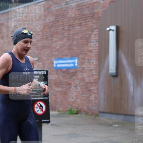 13.09.2026 - Stadtparktriathlon Mo-Foto http://msf.ph/oto/10254556 13.09.2026 10:16:55 Schwimmen 376 meine-sportfotos.de