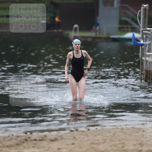 13.09.2026 - Stadtparktriathlon Mo-Foto http://msf.ph/oto/10254571 13.09.2026 10:18:16 Schwimmen 361 meine-sportfotos.de