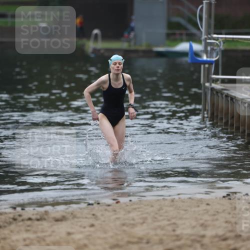 13.09.2026 - Stadtparktriathlon Mo-Foto http://msf.ph/oto/10254576 13.09.2026 10:18:17 Schwimmen 361 meine-sportfotos.de