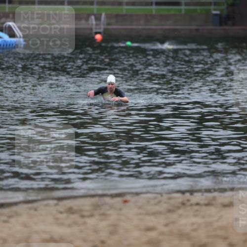 13.09.2026 - Stadtparktriathlon Mo-Foto http://msf.ph/oto/10254628 13.09.2026 10:27:56 Schwimmen 534 meine-sportfotos.de