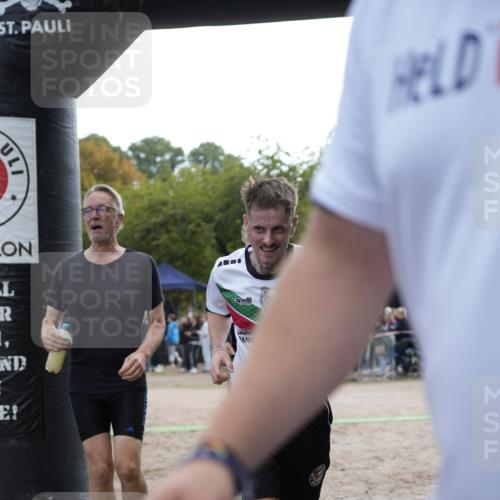 13.09.2026 - Stadtparktriathlon Patografie http://msf.ph/oto/10254681 13.09.2026 11:03:17 Ziel 267, 268 meine-sportfotos.de