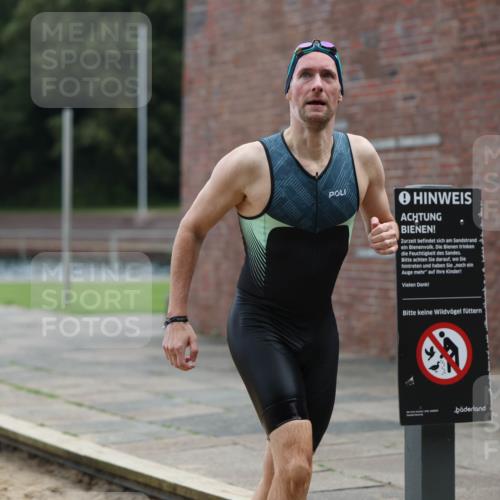 13.09.2026 - Stadtparktriathlon Mo-Foto http://msf.ph/oto/10254684 13.09.2026 11:32:43 Schwimmen 835, 869 meine-sportfotos.de