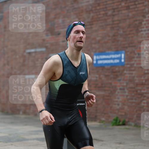 13.09.2026 - Stadtparktriathlon Mo-Foto http://msf.ph/oto/10254687 13.09.2026 11:32:43 Schwimmen 835, 869 meine-sportfotos.de