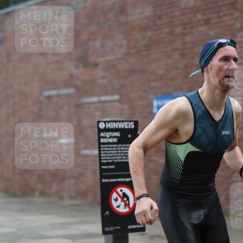 13.09.2026 - Stadtparktriathlon Mo-Foto http://msf.ph/oto/10254688 13.09.2026 11:32:44 Schwimmen 835, 869 meine-sportfotos.de