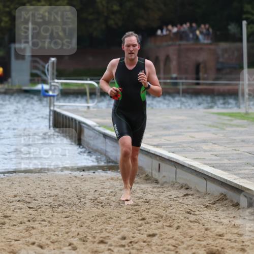 13.09.2026 - Stadtparktriathlon Mo-Foto http://msf.ph/oto/10254698 13.09.2026 11:32:54 Schwimmen 869, 922 meine-sportfotos.de