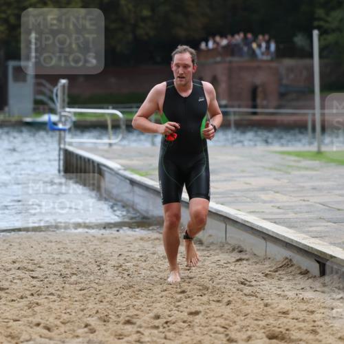 13.09.2026 - Stadtparktriathlon Mo-Foto http://msf.ph/oto/10254700 13.09.2026 11:32:54 Schwimmen 869, 922 meine-sportfotos.de