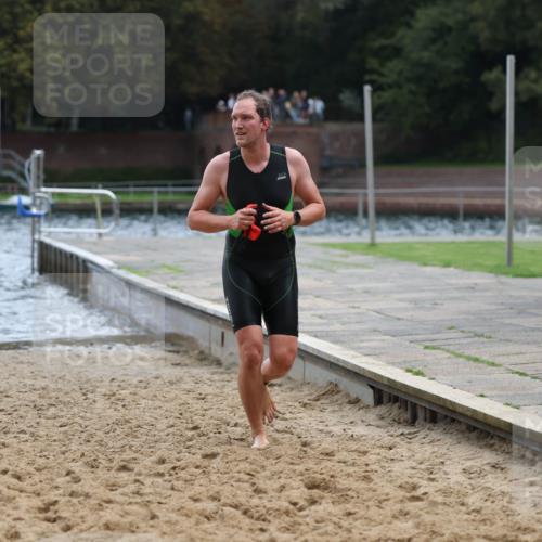 13.09.2026 - Stadtparktriathlon Mo-Foto http://msf.ph/oto/10254706 13.09.2026 11:32:55 Schwimmen 869, 873, 922 meine-sportfotos.de