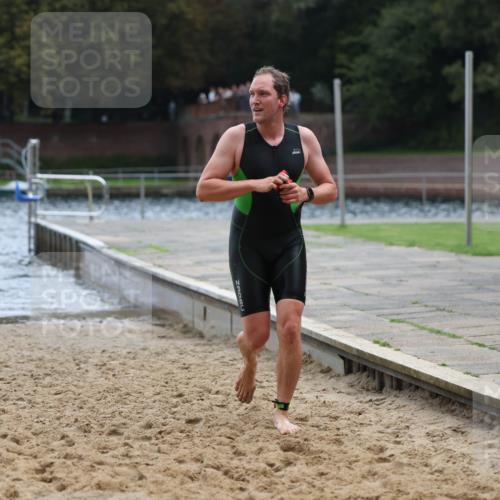 13.09.2026 - Stadtparktriathlon Mo-Foto http://msf.ph/oto/10254707 13.09.2026 11:32:55 Schwimmen 869, 873, 922 meine-sportfotos.de