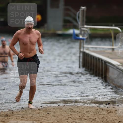 13.09.2026 - Stadtparktriathlon Mo-Foto http://msf.ph/oto/10254730 13.09.2026 11:33:03 Schwimmen 873, 888, 922 meine-sportfotos.de