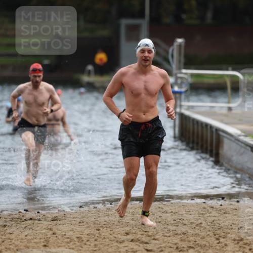 13.09.2026 - Stadtparktriathlon Mo-Foto http://msf.ph/oto/10254735 13.09.2026 11:33:05 Schwimmen 873, 888, 922 meine-sportfotos.de