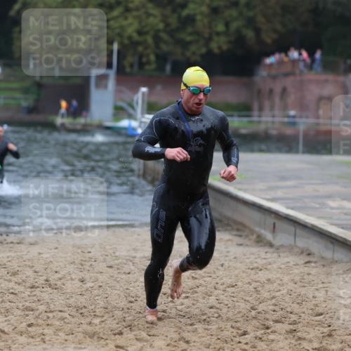 13.09.2026 - Stadtparktriathlon Mo-Foto http://msf.ph/oto/10254747 13.09.2026 10:29:03 Schwimmen 492, 509, 563 meine-sportfotos.de