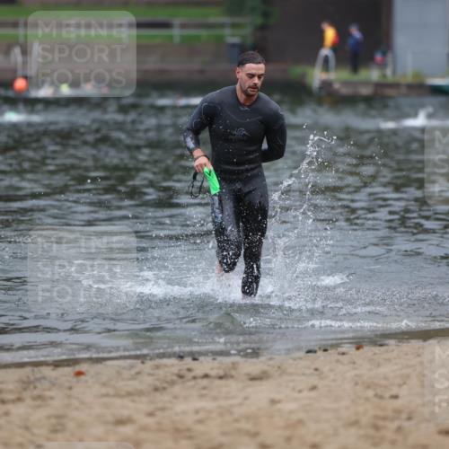 13.09.2026 - Stadtparktriathlon Mo-Foto http://msf.ph/oto/10254752 13.09.2026 10:29:06 Schwimmen 509, 563 meine-sportfotos.de