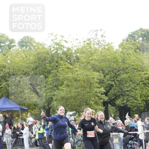 13.09.2026 - Stadtparktriathlon Patografie http://msf.ph/oto/10254794 13.09.2026 11:05:12 Ziel 229 meine-sportfotos.de