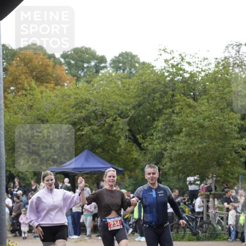 13.09.2026 - Stadtparktriathlon Patografie http://msf.ph/oto/10254849 13.09.2026 11:06:01 Ziel 233, 234, 236, 332 meine-sportfotos.de