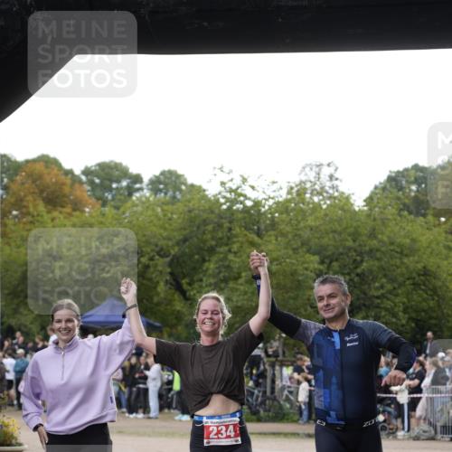 13.09.2026 - Stadtparktriathlon Patografie http://msf.ph/oto/10254851 13.09.2026 11:06:03 Ziel 233, 234, 236, 295, 332 meine-sportfotos.de
