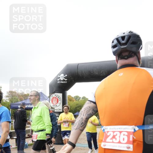 13.09.2026 - Stadtparktriathlon Patografie http://msf.ph/oto/10254865 13.09.2026 11:06:12 Ziel 233, 236, 254, 295 meine-sportfotos.de