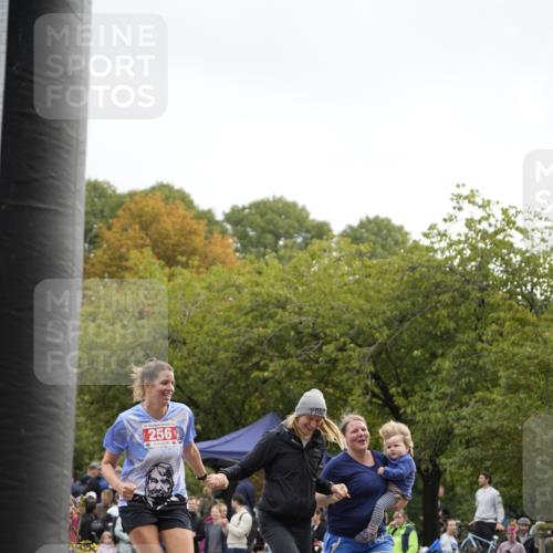 13.09.2026 - Stadtparktriathlon Patografie http://msf.ph/oto/10254943 13.09.2026 11:10:36 Ziel 256 meine-sportfotos.de
