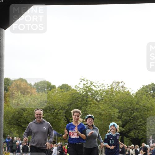 13.09.2026 - Stadtparktriathlon Patografie http://msf.ph/oto/10255086 13.09.2026 11:14:04 Ziel 230 meine-sportfotos.de