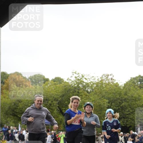 13.09.2026 - Stadtparktriathlon Patografie http://msf.ph/oto/10255089 13.09.2026 11:14:04 Ziel 230 meine-sportfotos.de