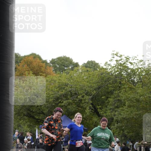 13.09.2026 - Stadtparktriathlon Patografie http://msf.ph/oto/10255146 13.09.2026 11:15:47 Ziel 261 meine-sportfotos.de