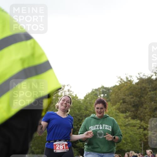 13.09.2026 - Stadtparktriathlon Patografie http://msf.ph/oto/10255148 13.09.2026 11:15:50 Ziel 261 meine-sportfotos.de