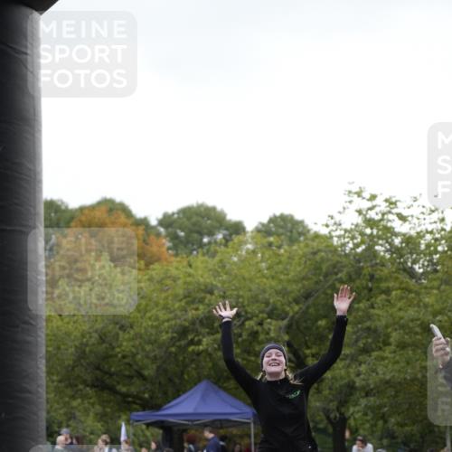 13.09.2026 - Stadtparktriathlon Patografie http://msf.ph/oto/10255154 13.09.2026 11:16:11 Ziel 330 meine-sportfotos.de