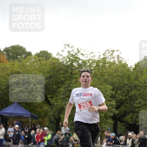 13.09.2026 - Stadtparktriathlon Patografie http://msf.ph/oto/10255186 13.09.2026 11:16:55 Ziel 255 meine-sportfotos.de