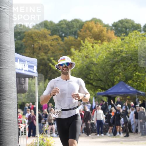 13.09.2026 - Stadtparktriathlon Patografie http://msf.ph/oto/10255447 13.09.2026 11:23:19 Ziel 563 meine-sportfotos.de