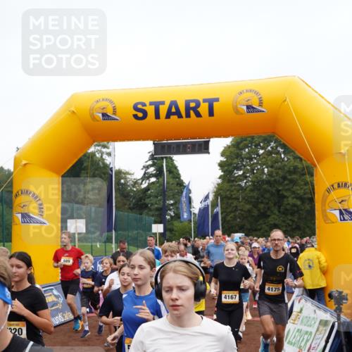 13.09.2026 - Airport Race Dennis Weichert http://msf.ph/oto/10255489 13.09.2026 10:00:39 Laufen  meine-sportfotos.de