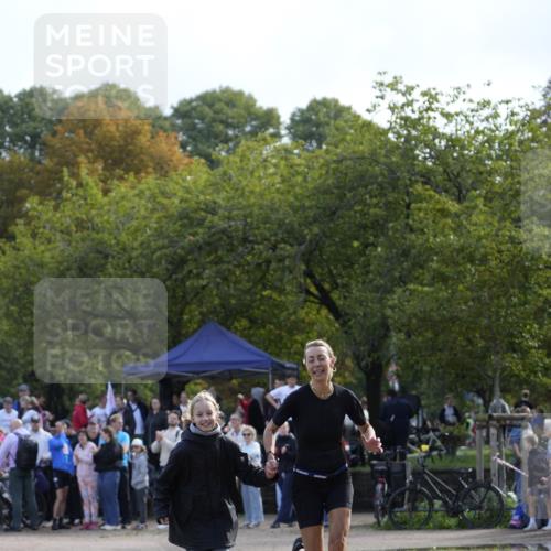 13.09.2026 - Stadtparktriathlon Patografie http://msf.ph/oto/10255599 13.09.2026 11:27:26 Ziel 336, 354, 454, 460 meine-sportfotos.de