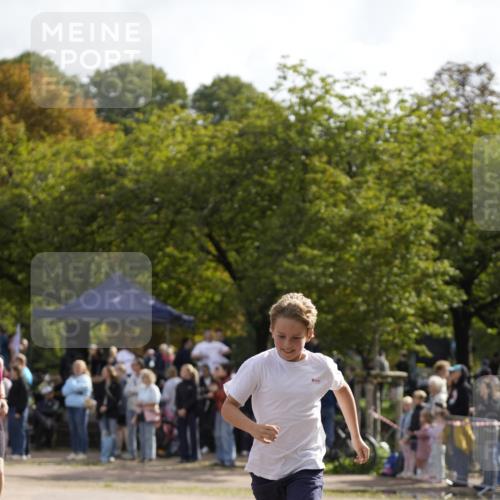13.09.2026 - Stadtparktriathlon Patografie http://msf.ph/oto/10255835 13.09.2026 11:30:52 Ziel 405, 406 meine-sportfotos.de