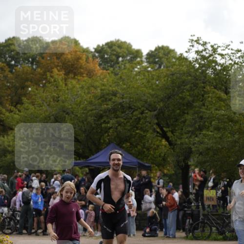 13.09.2026 - Stadtparktriathlon Patografie http://msf.ph/oto/10255920 13.09.2026 11:32:09 Ziel 527 meine-sportfotos.de