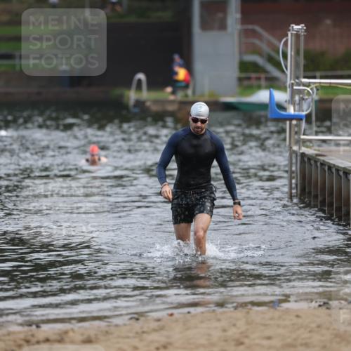 13.09.2026 - Stadtparktriathlon Mo-Foto http://msf.ph/oto/10256010 13.09.2026 10:36:23 Schwimmen 467 meine-sportfotos.de