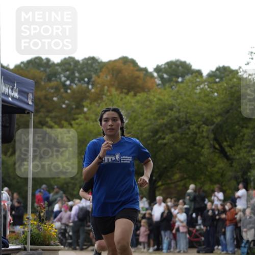 13.09.2026 - Stadtparktriathlon Patografie http://msf.ph/oto/10256101 13.09.2026 11:35:50 Ziel 351, 414 meine-sportfotos.de