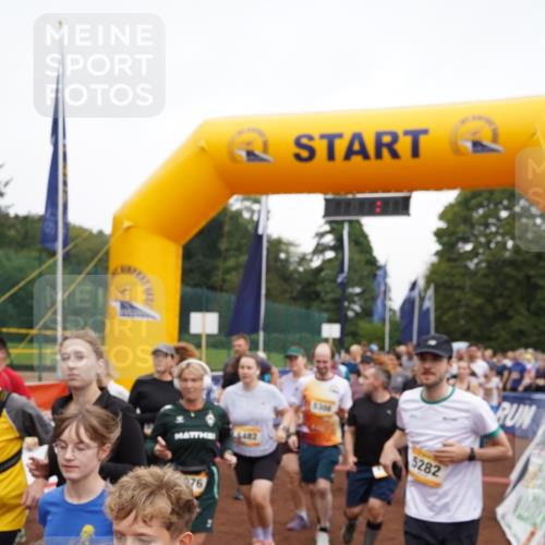 13.09.2026 - Airport Race Dennis Weichert http://msf.ph/oto/10256117 13.09.2026 10:01:09 Laufen  meine-sportfotos.de