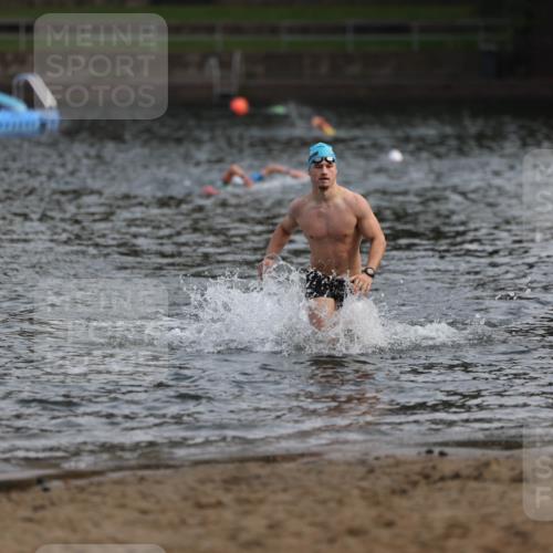13.09.2026 - Stadtparktriathlon Mo-Foto http://msf.ph/oto/10256147 13.09.2026 10:48:51 Schwimmen 666 meine-sportfotos.de