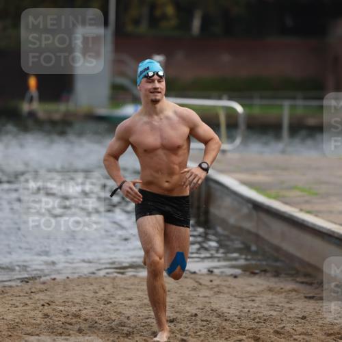 13.09.2026 - Stadtparktriathlon Mo-Foto http://msf.ph/oto/10256165 13.09.2026 10:48:55 Schwimmen 666 meine-sportfotos.de