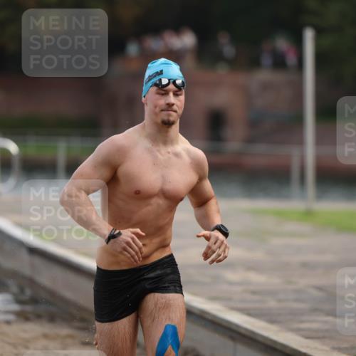 13.09.2026 - Stadtparktriathlon Mo-Foto http://msf.ph/oto/10256173 13.09.2026 10:48:56 Schwimmen 666 meine-sportfotos.de