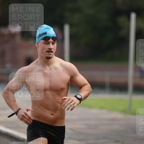 13.09.2026 - Stadtparktriathlon Mo-Foto http://msf.ph/oto/10256176 13.09.2026 10:48:56 Schwimmen 666 meine-sportfotos.de